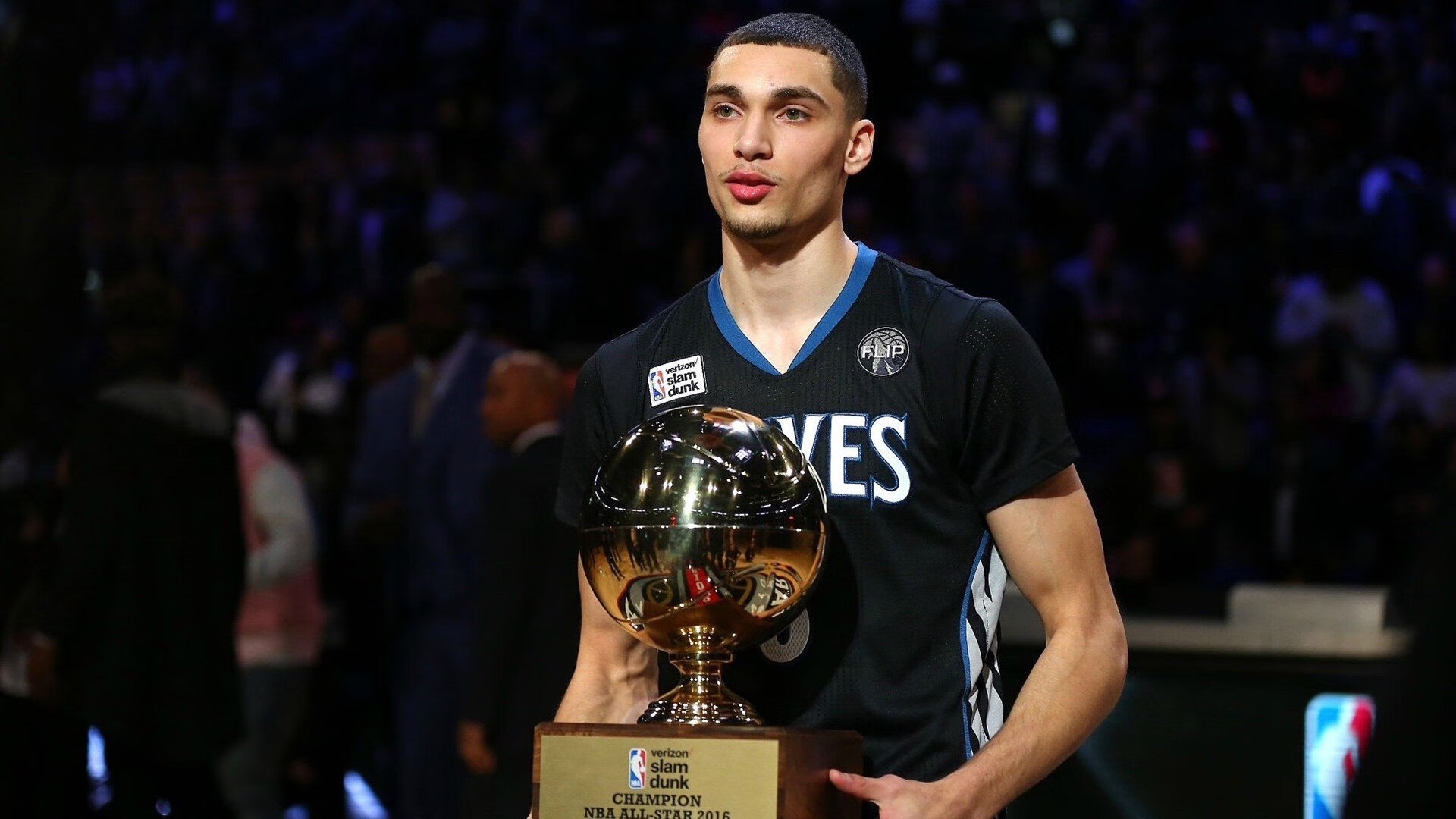 “马科斯·莫奇的全场覆盖与领导能力,助力美洲狮队建立强大防线”